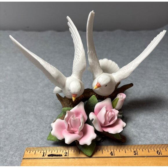 Holsted House Enchanting White Doves the Porcelain Garden Collection Birds 2001 - Picture 6 of 16